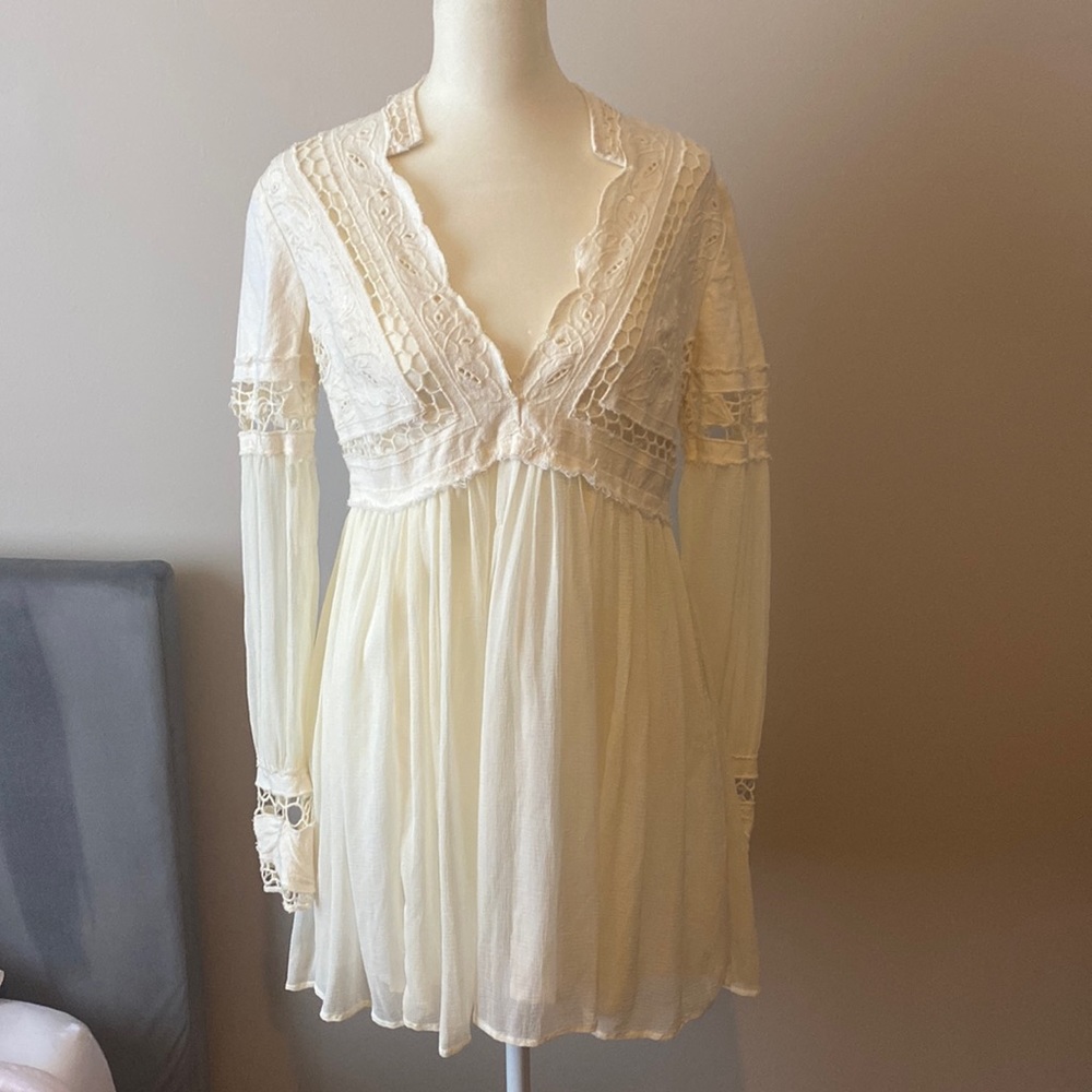 Free people white/off white beautiful boho babydoll dress with back detail